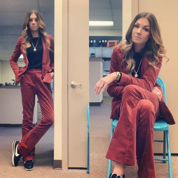 Meet your Posher, Carlee - Picture 4 of 6